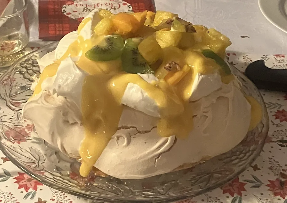 Pavlova aux fruits exotiques