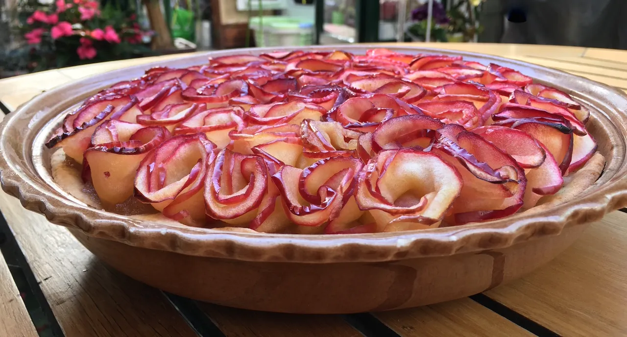 Tarte aux fleurs de pommes